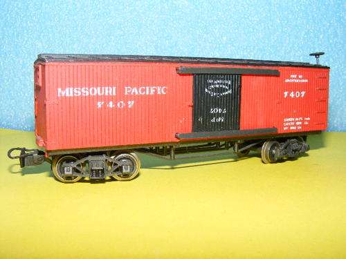 Pocher HO Box wagon with sliding doors.