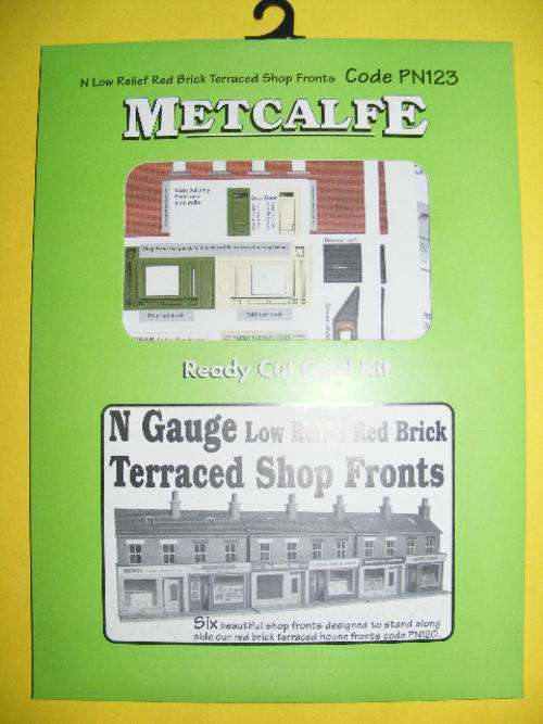 N Gauge Metcalfe Terraced Shop Fronts - Kit