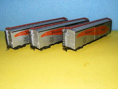 Marklin HO Box wagon with sliding doors.