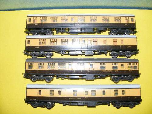 Lima HO Great Western Coach Set