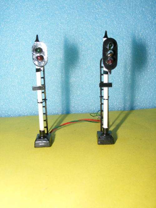 HO Signals X 2