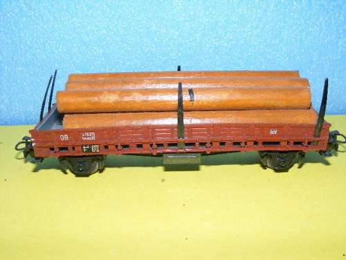 Marklin HO Flatbed with wood load.