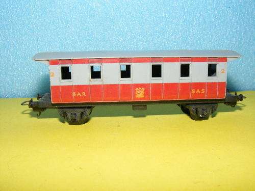 Lima HO SAR/SAS Old Style Passenger Coach.