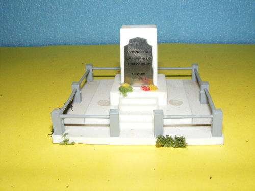 HO Monument.