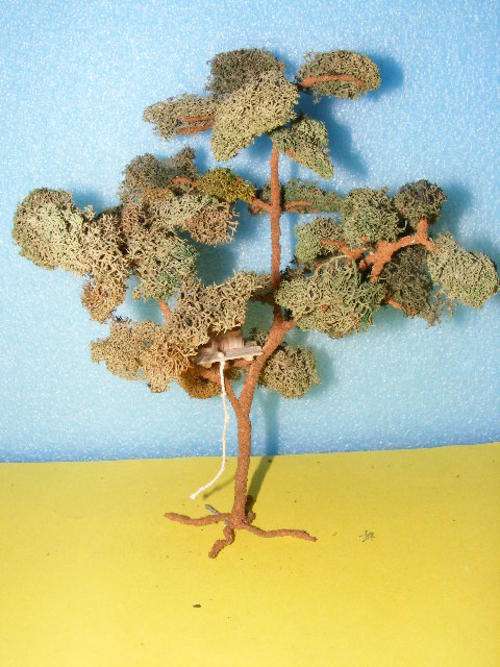 HO Tree with Tree house - Large