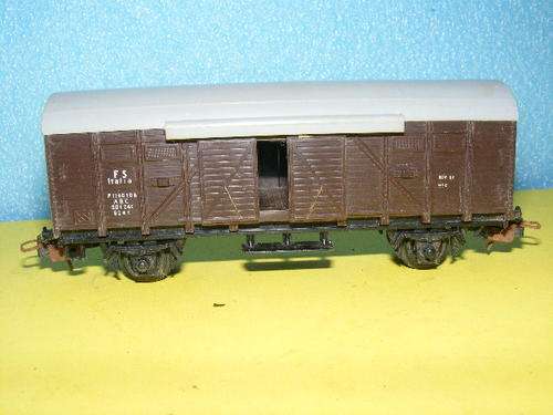 Lima HO Box wagon with sliding doors.
