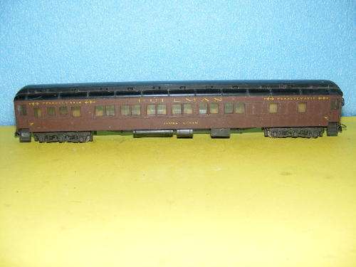 Rvarossi HO Pullman Passenger Coach.
