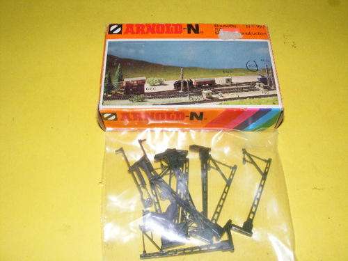 Arnold N-Gauge Catenary masts.