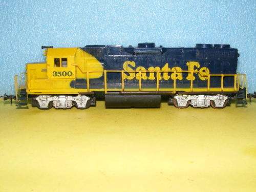 Life Like HO Sante-Fe Diesel Loco.