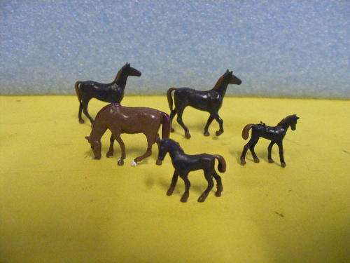 HO Horses
