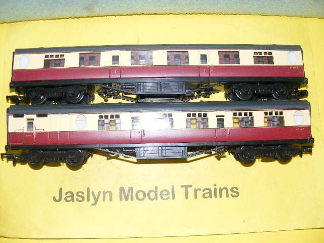 Bachmann HO Coaches x 2,