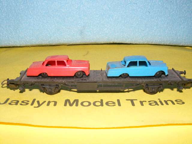 Lima HO Flatbed with cars,