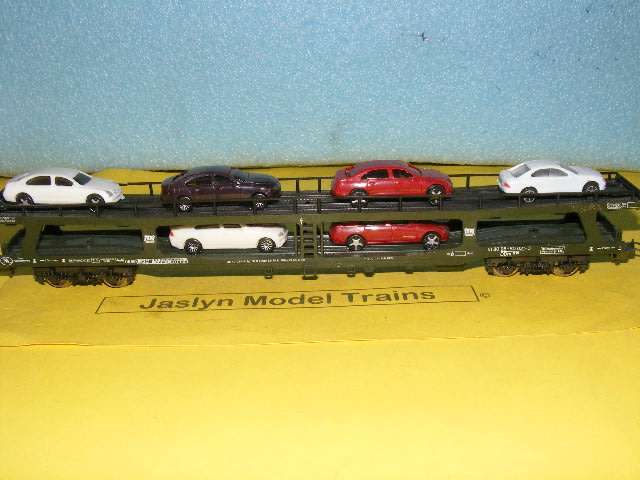 Lima HO Car carrier with cars,