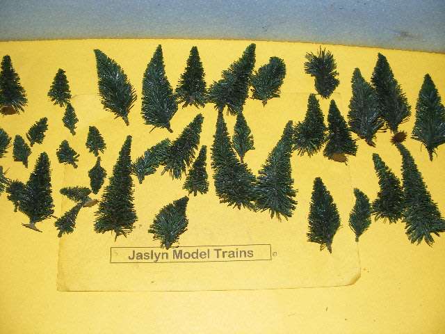 HO Job Lot Pine Trees,