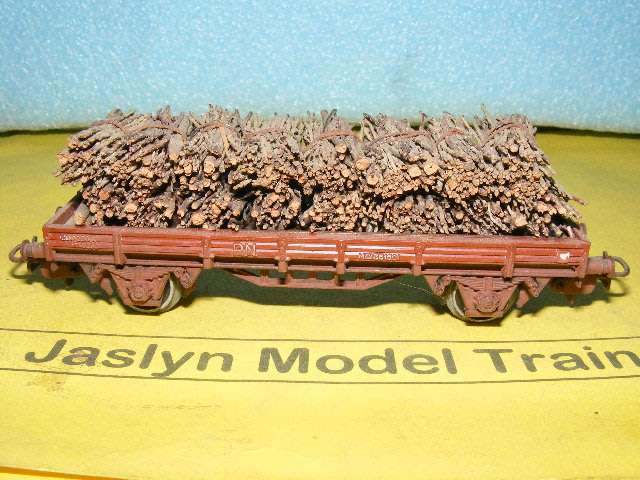 Electrotren HO Flatbed with Wood Load,