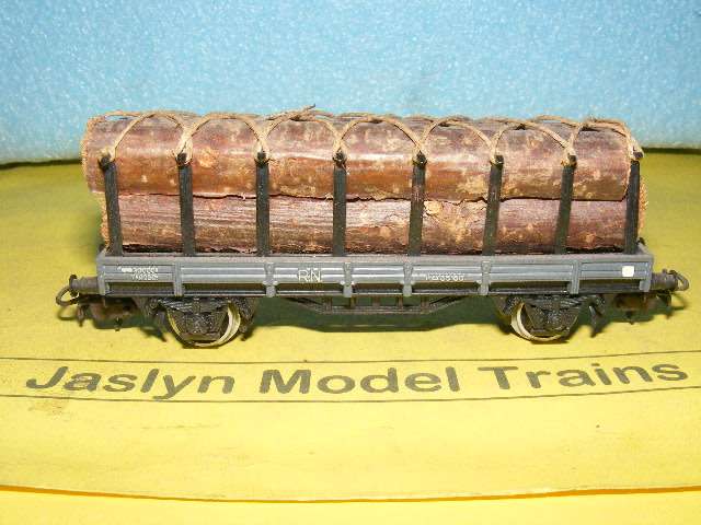 Electrotren HO Flatbed with Wood Load,