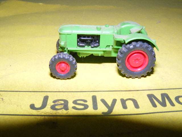 HO Tractor,