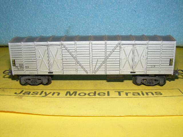 Lima HO SAR/ SAS Silver Box Wagon,