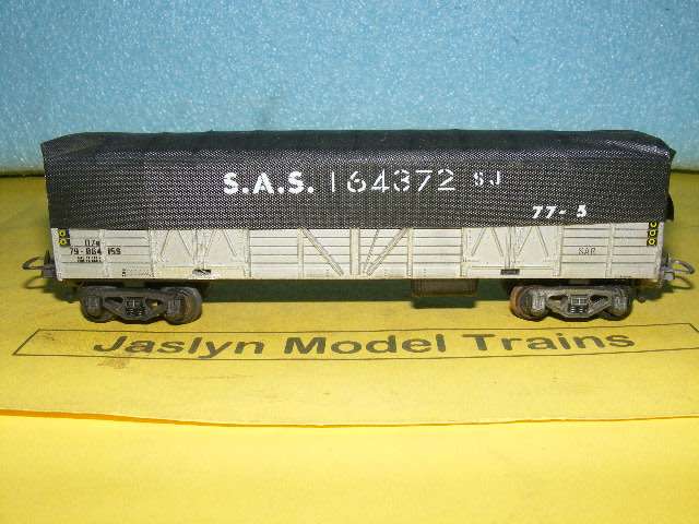 Lima HO SAR/ SAS Silver Box Wagon with Tarpaulin,