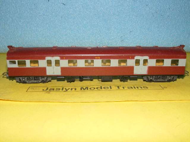 Lima HO SAR/ SAS Suburban Passenger Coach,
