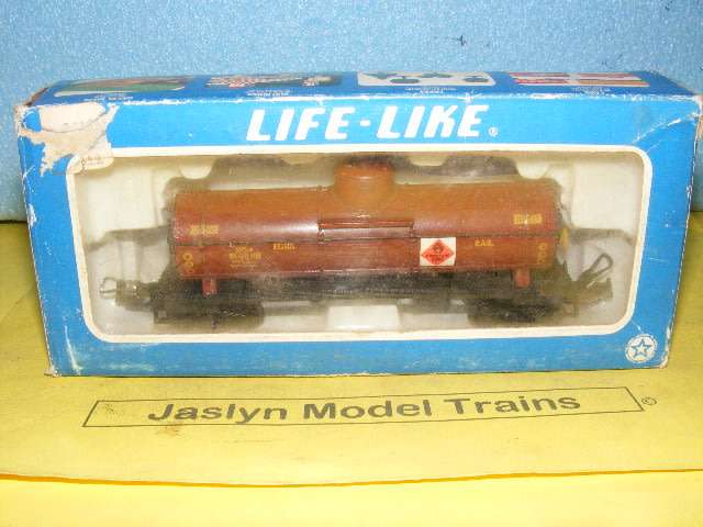 Life Like HO SAR/ SAS Petrol Tanker (Boxed),