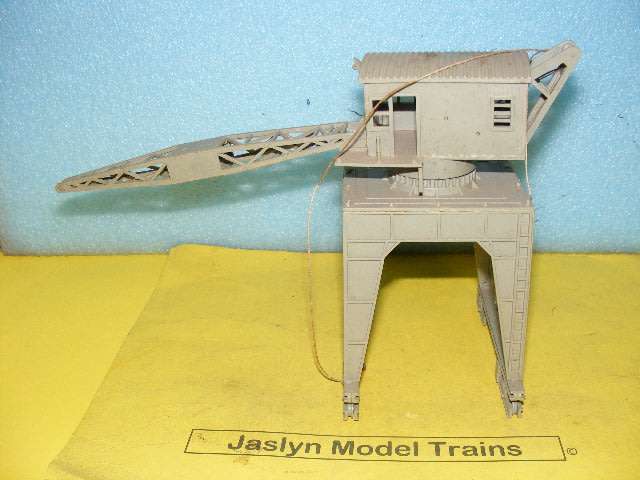 HO Crane - For repairs,