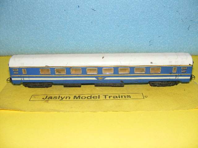 Lima HO SAR/ SAS Blue Train Passenger Coach,