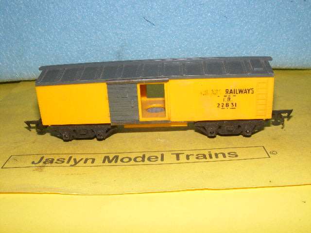 Tri-ang OO Box Wagon
