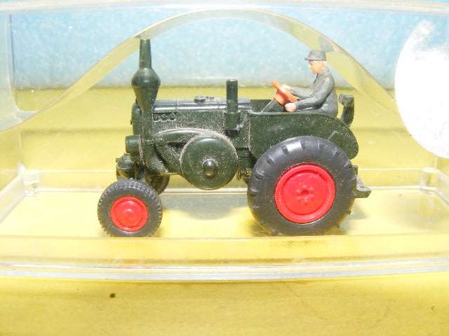 HO Tractor.