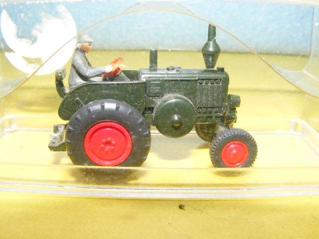 HO Tractor.