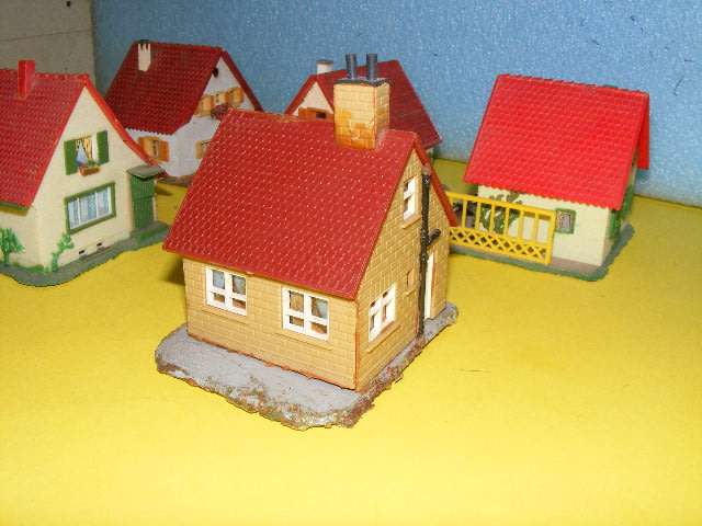 HO Job Lot Houses,