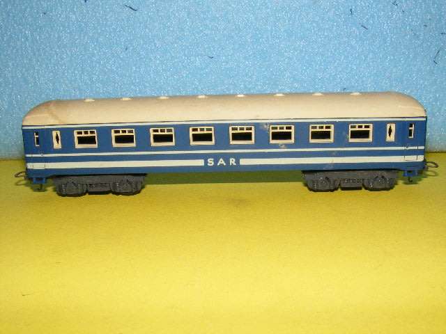 Lima HO SAR/ SAS Junior Blue Train Passenger Coach,