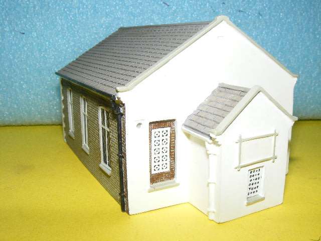 Hornby Skaledale OO Service Station and Building