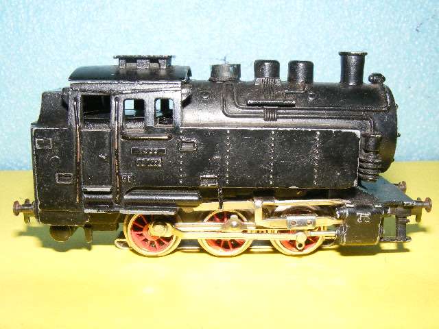 Marklin HO 0-6-0 Steam Loco - Metal Body