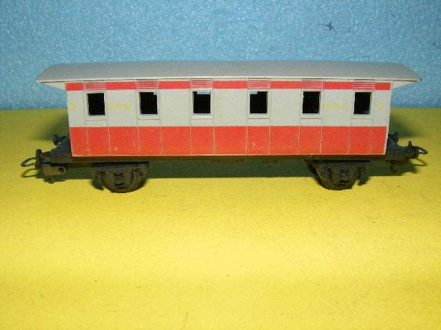 Lima HO SAR/ SAS Old Style Passenger Coach
