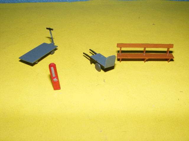 HO Trolleys and bench