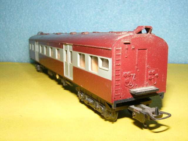 Lima HO SAR/ SAS Suburban Passenger Coach