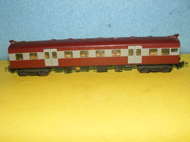 Lima HO SAR/ SAS Suburban Passenger Coach