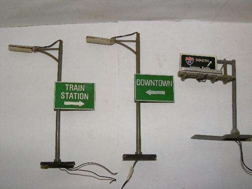 HO  Street lights with Sign Boards X 3