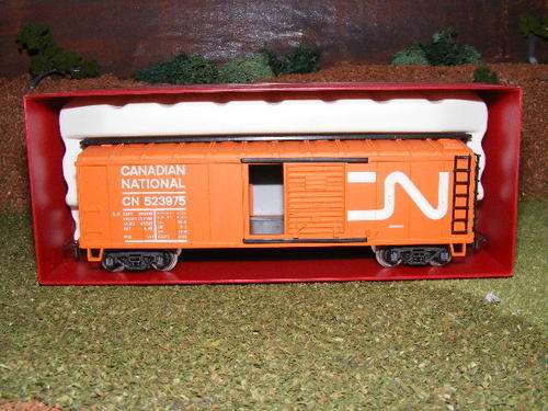 Rivarossi HO CN Box Car
