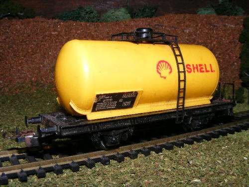 Lima HO Shell Tanker Wagon