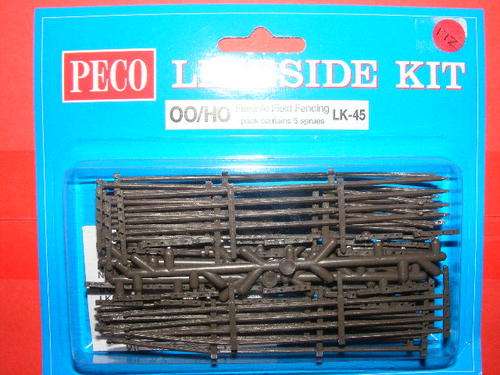 Peco Lineside Kit HO Flexible Field Fencing