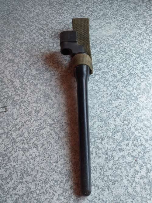 Enfield no4 MKii bayonet and Original frog