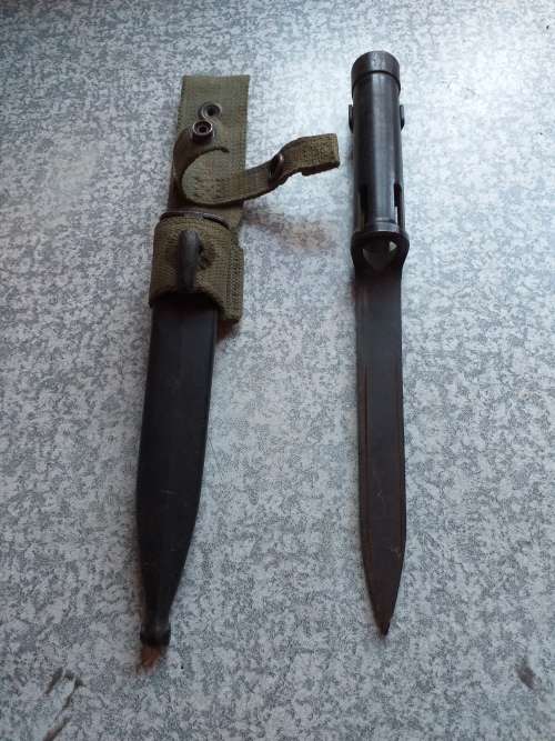 R1 Bayonet,Scubbard and Frog