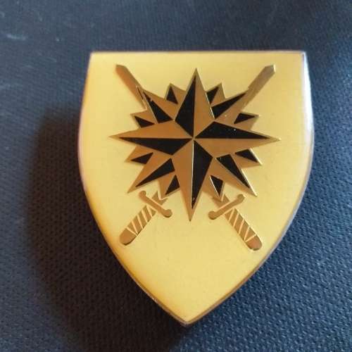 Recce HQ ,all pins intact