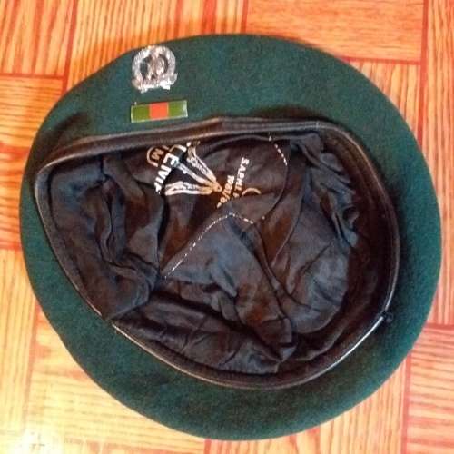 Commando Beret, all pins intact