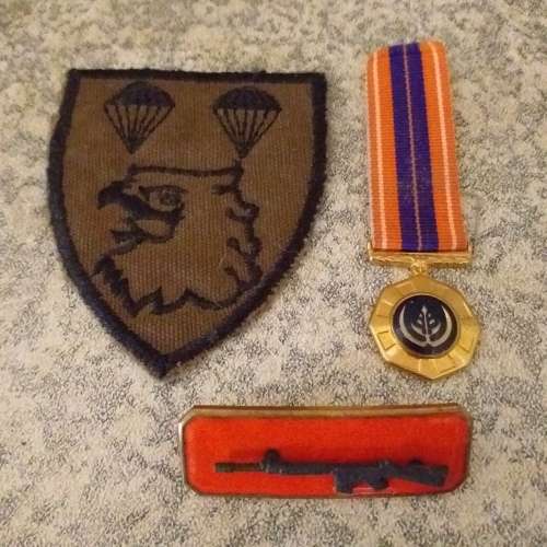 2 Parachute Nutria, Miniature Pro Patria and Skietbalkie.