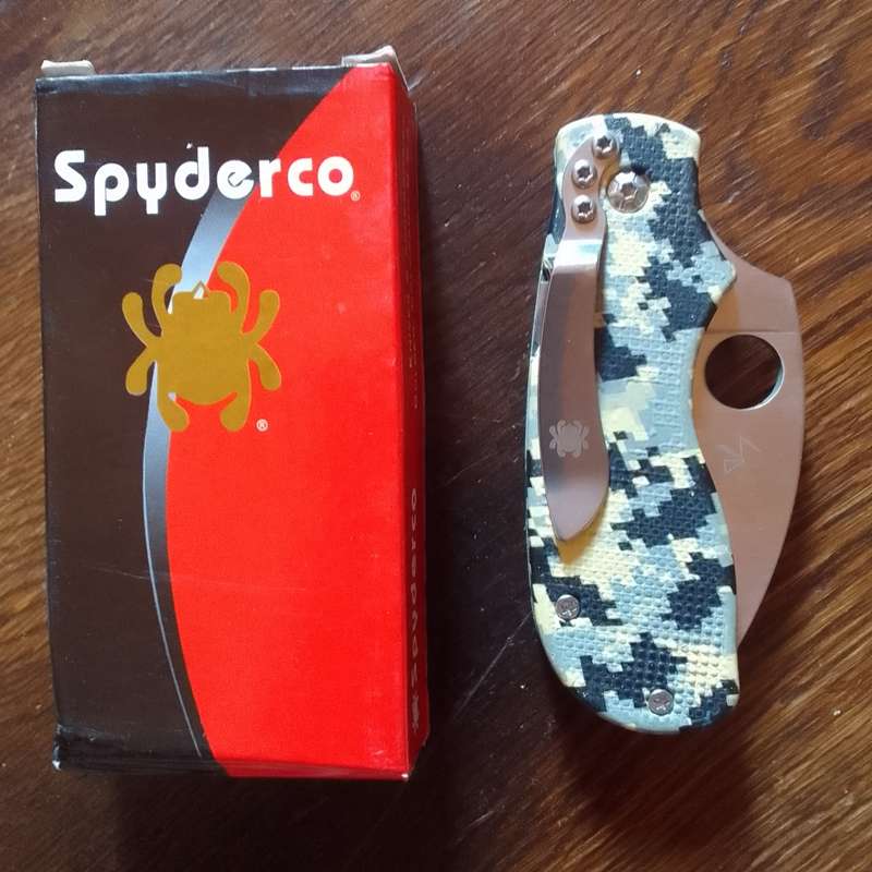 Spyderco Camo .