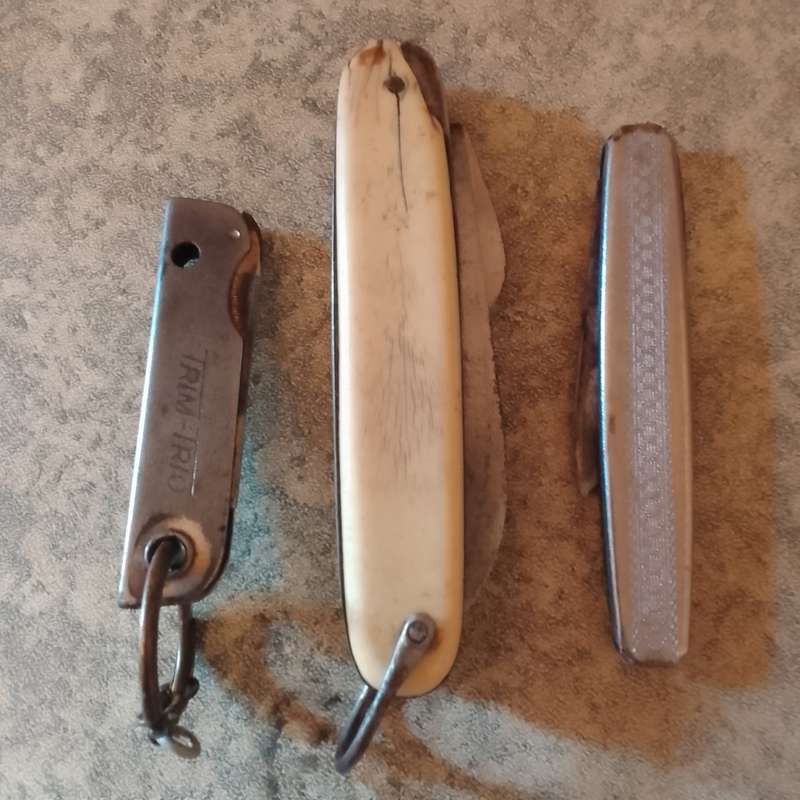 Vintage pocket knives.