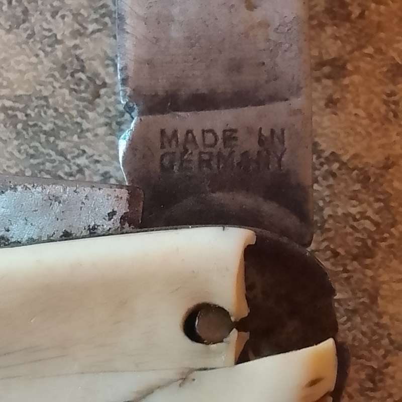 Vintage pocket knives.